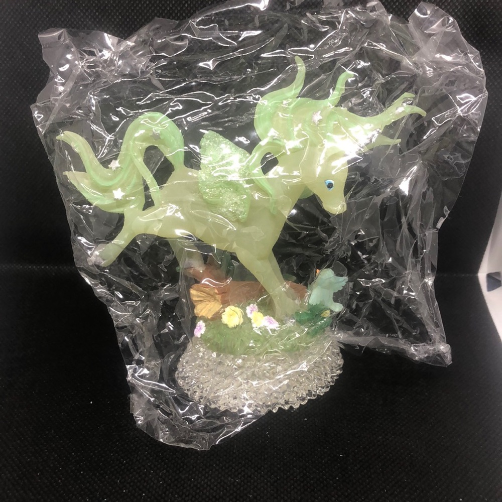 The Hamilton Collection Unicorn figurine.